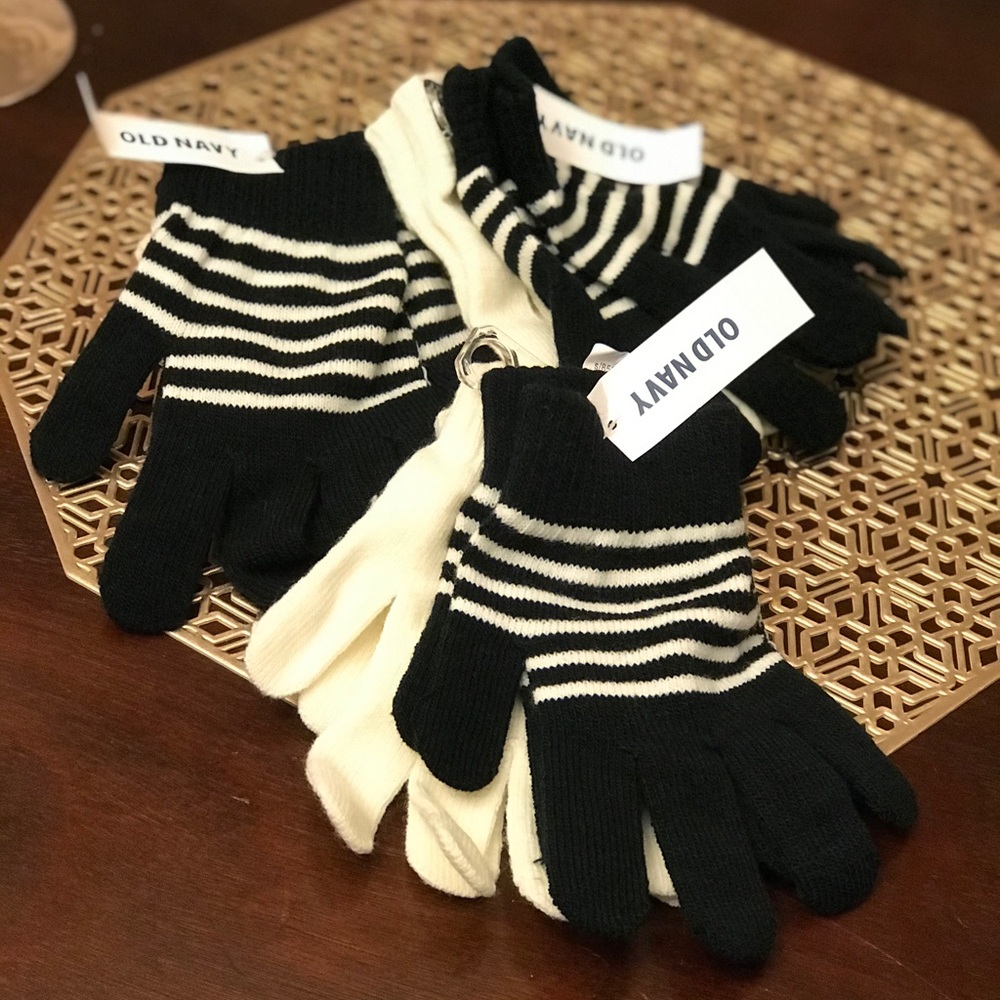 🧤 Old Navy Gloves